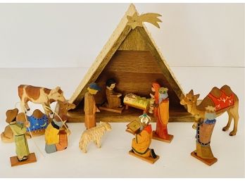 Made In East Germany 15 Piece Hand Carved Small Wooden Nativity Creche Set 6 1/2' H ( READ Description)