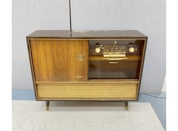 Vintage Mid Century Grundig Stereo Console SO151 With Turntable