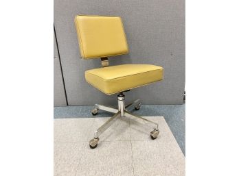 Mid Century Modern Doerner  Vinyl And Chrome Swivel Chair
