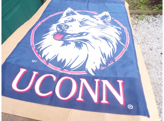 UConn  Husky Flag Like New