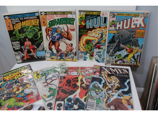 Marvel Comic Group - Hulk - X-men, Spiderman - Howard The Duck - Sub-Mariner
