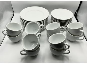 Williams Sonoma Plates, Cups & Saucers ~ Brasserie ~
