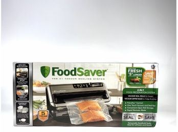 FoodSaver Vaccuum Sealing System