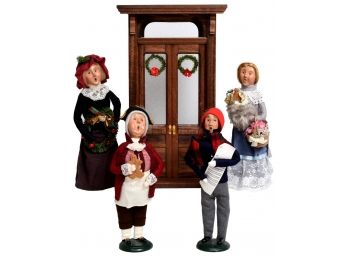 Set Of Four Byers' Choice Caroler Dolls And Victorian Lighted Door