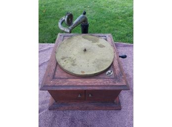 Antique Victor Phonograph