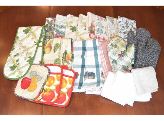 Assortment Of Kitchen Towels And Pot Mitts One 14 Towels, 6 Pot Mitts, 4 Microfiber Dish Rags