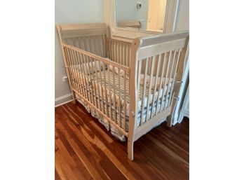 Baby Crib 57.5x29.5x47.5' Mattress And Bedding Included