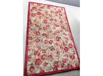 Wool Rug With Floral Red/Tan Design