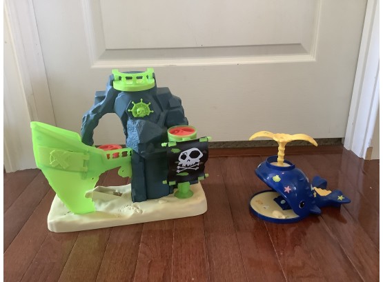 Fisher Price Imaginext Ghost Pirate Island And Calico Critters Splash And Play Whale