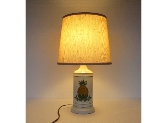Colonial Style Stenciled Pineapple Table Lamp - In Working Condition