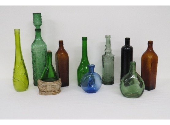 Attractive Decorator Lot Of 10 Colorful Figural Bottles - Room Accents, Window Candy