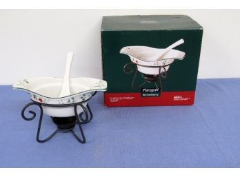 Pfaltzgraff Winterberry Gravy Boat Server With Metal Warming Stand And Ladle