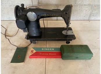 Singer Sewing Machine With Accessories