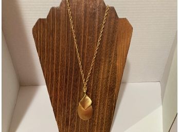 Vintage Express Gold Tone Pendant Necklace