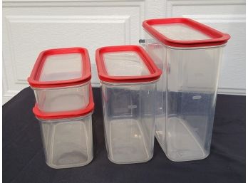 Lot Of 4 Rubbermaid Containers W Lids