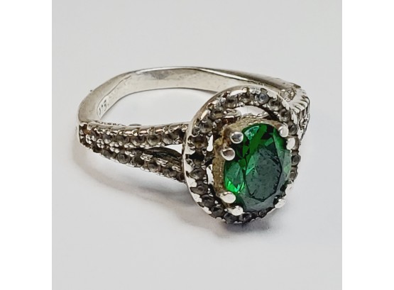 Vintage Unique Shape Green Stone Sterling Silver Ring