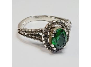 Vintage Unique Shape Green Stone Sterling Silver Ring