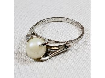 Small Classic Sterling Silver Pearl Ring Size 4