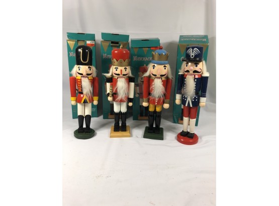 Set Of 4 Wooden Nutcrackers Hand Painted 15'T