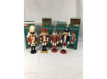 Set Of 4 Wooden Nutcrackers Hand Painted 10'
