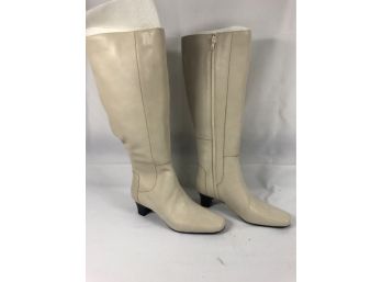 Women's Winter White Boots Size 6 NIB #4