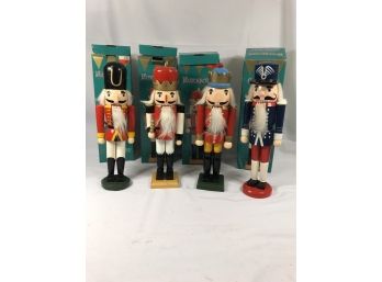 Set Of 4 Wooden Nutcrackers Hand Painted 15'T