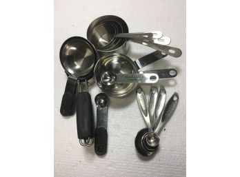 Sets Of Measuring Cups And Spoons . (#D)