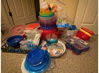Lot Of Miscellaneous Outdoor Entertaining Items - Serveware, Tablecloths, Platters & More