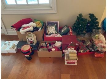 HUGE LOT! Assorted Christmas Decoration & Serveware - Lot #1