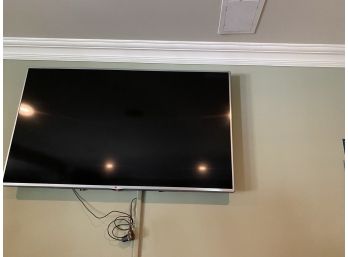 LG Flatscreen TV In Gym 58'