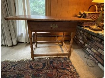 EARLY AMERICAN SMALL TAVERN TABLE WITH A BREAD BOARD TOP