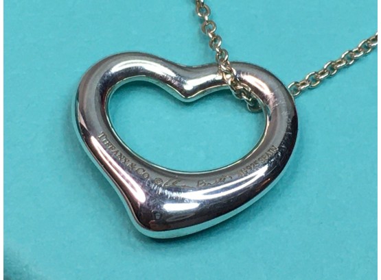 Fabulous TIFFANY & Co Sterling Silver - Heart Pendant Necklace By Elsa Peretti In Tiffany Box & Pouch LIKE NEW