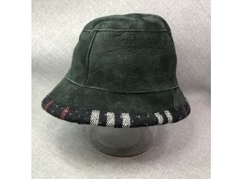 Fantastic BURBERRY LONDON Shearling / Suede Bucket Hat - Retail Price $885 - One Size - GREAT HAT !