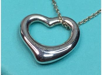 Fabulous TIFFANY & Co Sterling Silver - Heart Pendant Necklace By Elsa Peretti In Tiffany Box & Pouch LIKE NEW