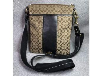 Great Looking COACH Brown CC Pattern Crossbody Bag With Leather Trim - Very Good Condition ! Nice Bag !