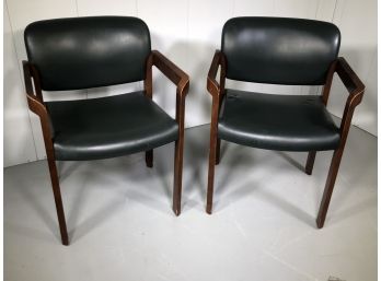 Great Looking Pair Of Walnut Chairs By STOW & DAVIS - Green Leather - Nice Lines - Nice Modern Look !