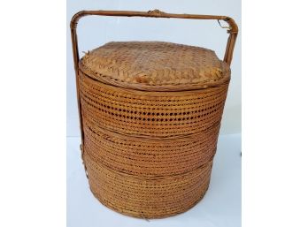 Light Brown Wicker Basket With Lid And Handle