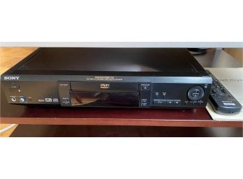 Sony CD/DVD Player Model DVP-S530D