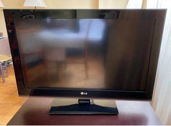 LG LCD 32' Flatscreen TV Model 32LK450