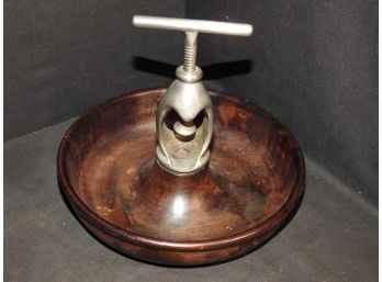 Antique 1917 Nutcracker Wooden Bowl With Screw Down Cracking Vice