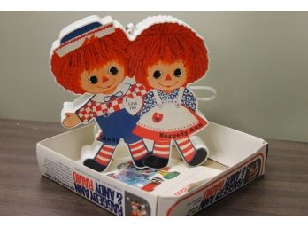 Raggedy Anne And Andy Transistor Radio