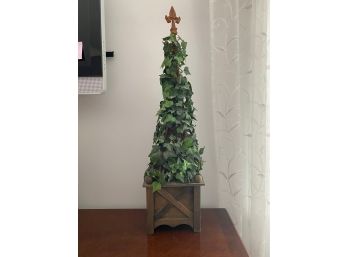 Faux Ivy Floor Standing Potted Topiary Tree With Rustic Fleur-de-lis Finial