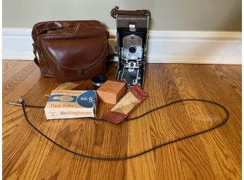 Vintage 1950's Era Polaroid Land Camera Model 95 With Case And Accessories