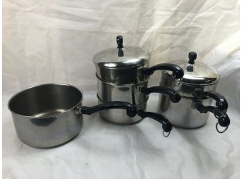 Great Set Of Kitchen Pots With Lids
