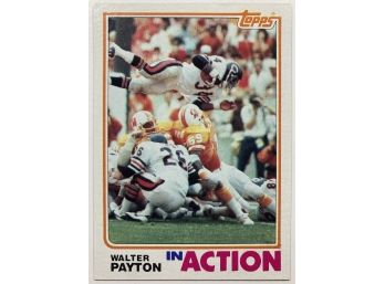 HOF Walter Payton 1982 Topps 'In Action'