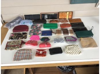 32 Vintage Wallets, Cosmetic Pouches, Changes Purse, Coupon Billfolds. Many New Old Stock. (1)