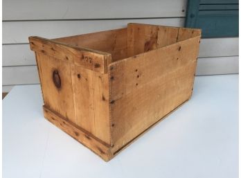 Vintage Wood Apple Box Crate. (3)