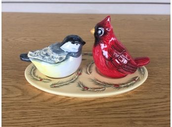 Cardinal And Chickadee Birds Salt And Pepper Shakers On Platter For Christmas. In Perfect Condition.