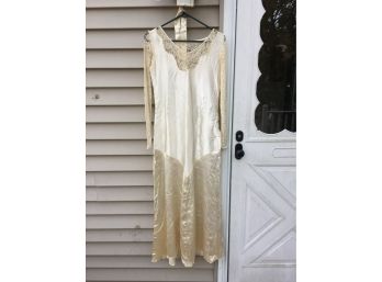 Antique Long Sleeve Lace Dress. Measures Approximately 16' Across At Waist.