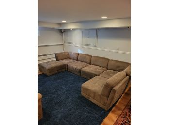 Sectional Couch.  Very Nice Condition